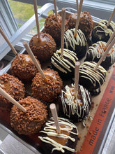 Load image into Gallery viewer, Caramel Apples